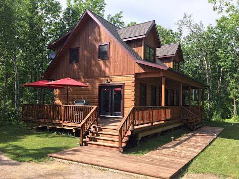 The Hook 'n' Cook Inn - Lake Winnipeg Ice Fishing